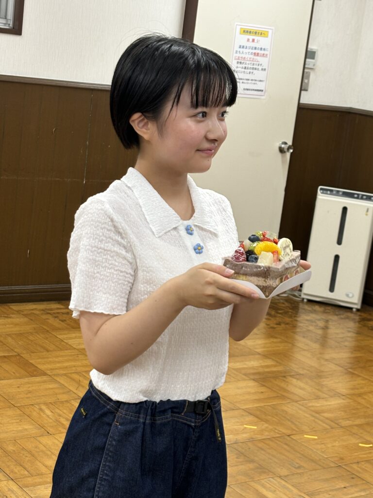 ケーキと八木ちゃん